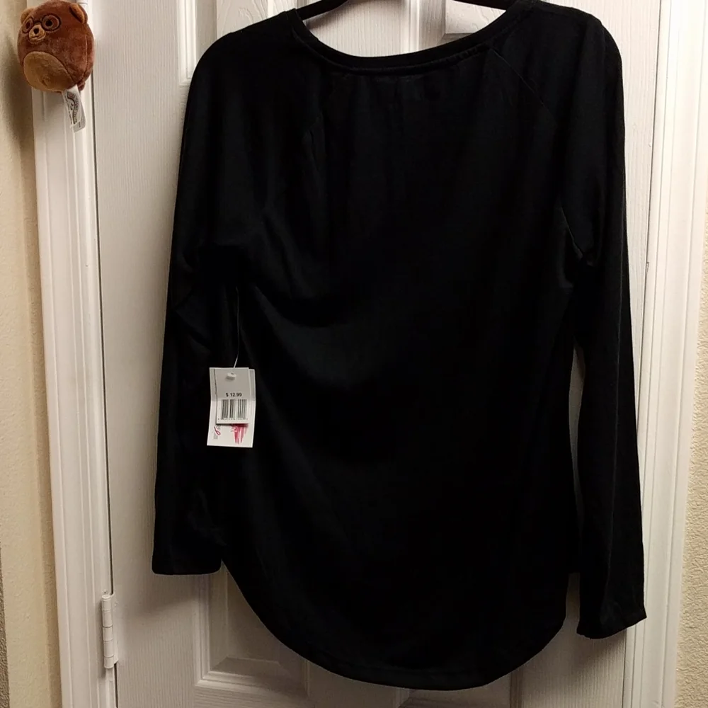 Donated - Strong Female Hero T-shirt - Picture 6 of 8
